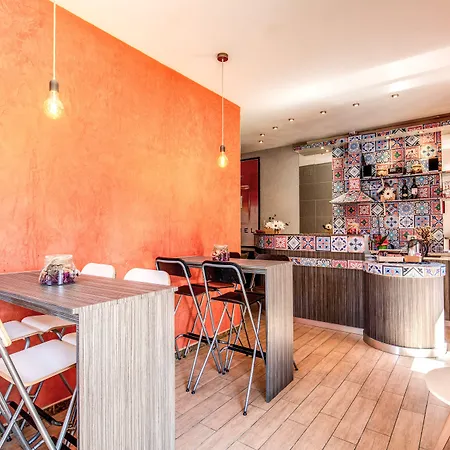 بيت ضيافة Santamaggiore 4*